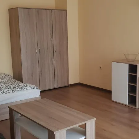 Aparthotel за